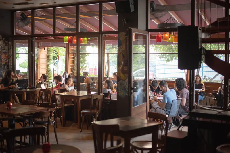 Metropolis Cafe